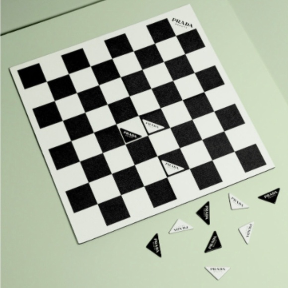 PRADA CHECKERS BOARD GAME RARE - Picture 2 of 5